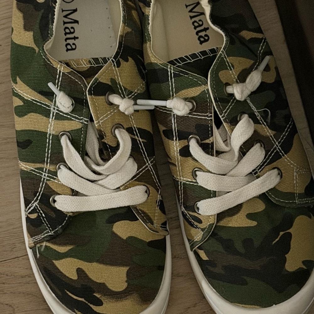 Mata Shoes Camouflage Sneakers - Green and Brown